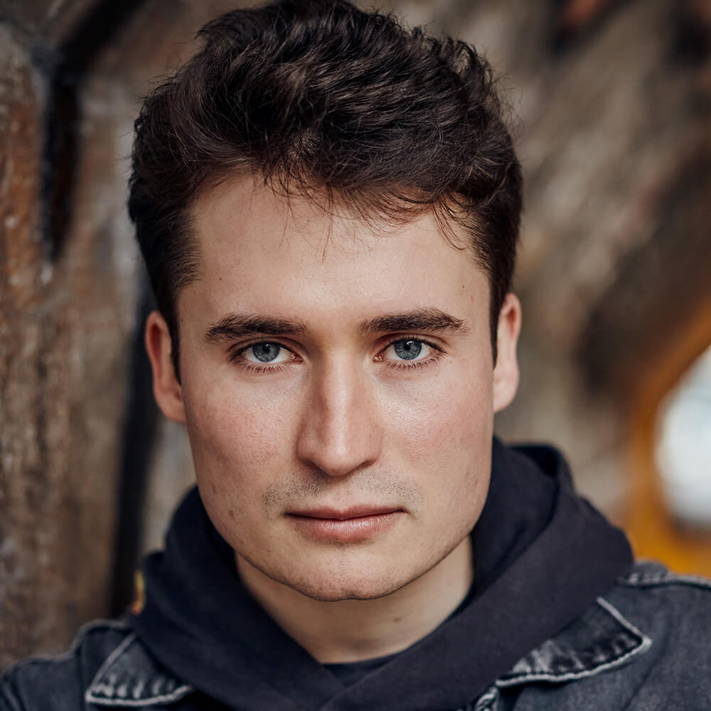 Jonas Hellenkemper - Mulholland Talent Management